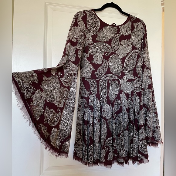 Urban Outfitters Dresses & Skirts - Urban Outfitters Ecote Sascha Bell Sleeve Mini Dress in Maroon Paisley